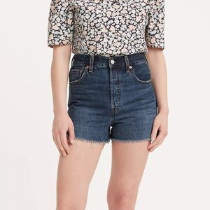 🌸2/$20🌸 Levi’s Ribcage Short dark wash size 29